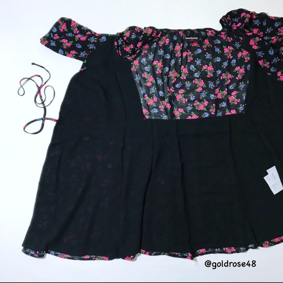 Reformation Eveleigh wrap dress in Brittany pattern - Picture 4 of 7